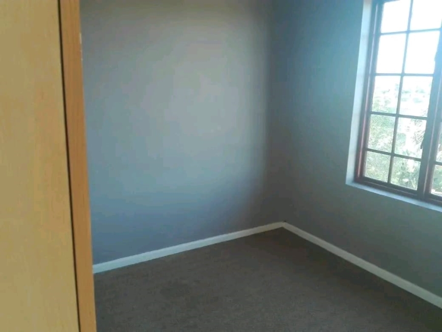 5 Bedroom Property for Sale in Campher Park Eastern Cape